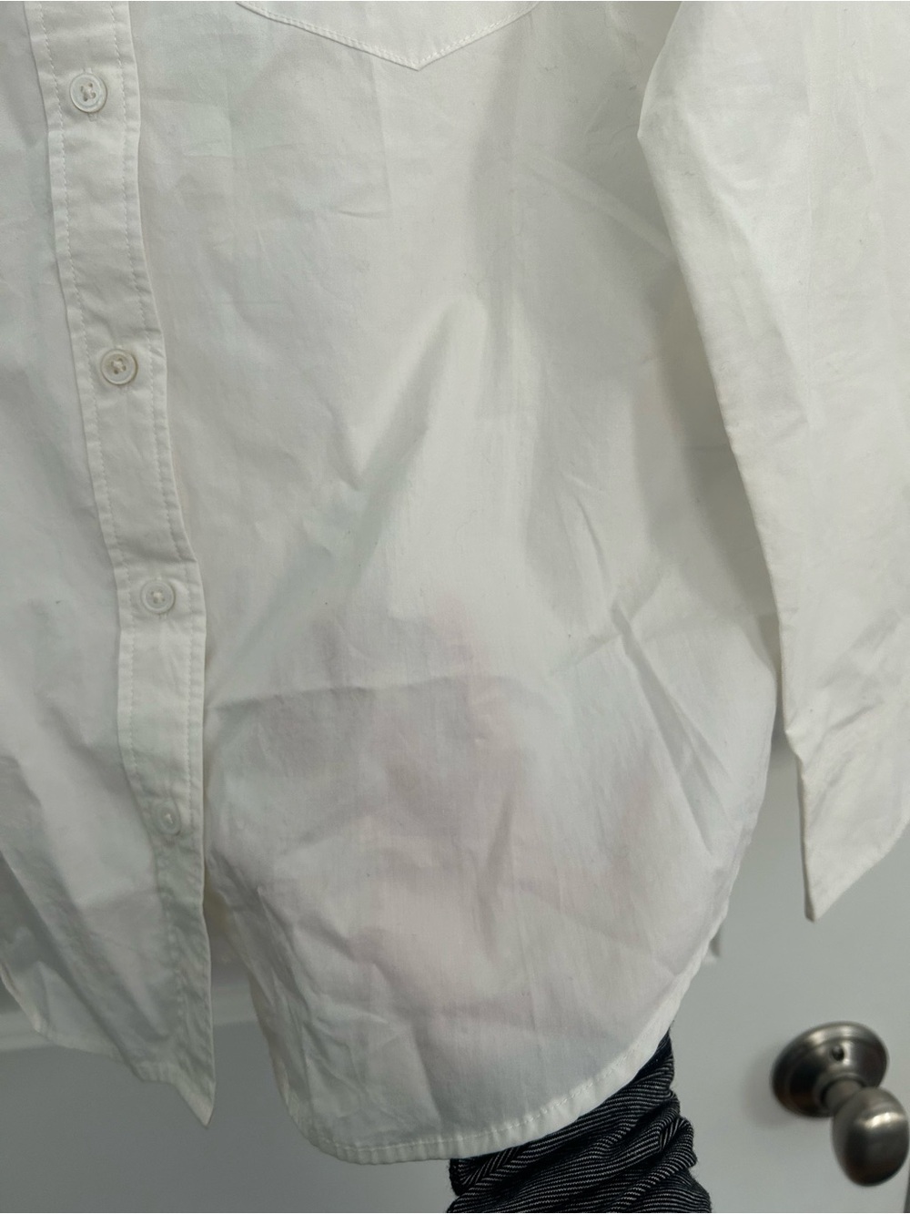 Levi’s Boyfriend Fit White Button Down Shirt NWT - Picture 2 of 4